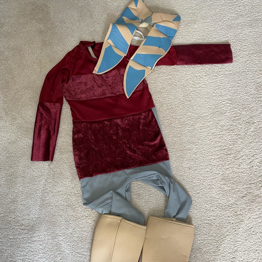 Ahsoka Star Wars Costume. Girls Size 9/10.